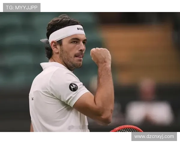 阿尔卡拉斯逆转弗里茨迎来总决赛小组赛两连胜 展现强大韧性 阿尔卡拉斯逆转弗里茨迎来总决赛小组赛两连胜 展现强大韧性