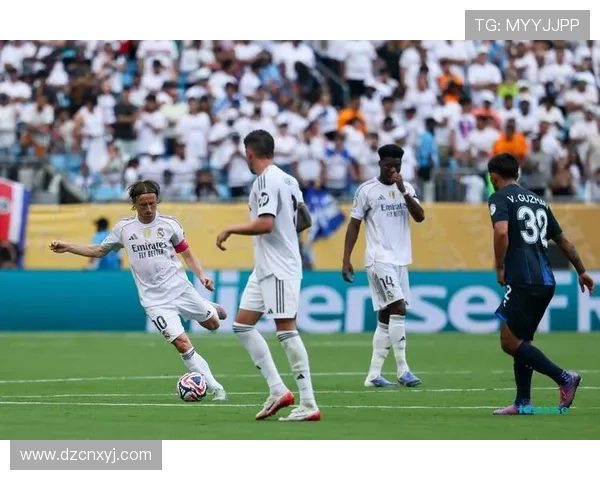 阿韦洛亚盛赞阿隆索执教皇马开局完美14场13胜表现出色 阿韦洛亚盛赞阿隆索执教皇马开局完美14场13胜表现出色